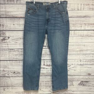 Ariat Legacy M2 Relaxed Boot Cut Jeans Mens Size 38/32 Medium Wash Denim Western